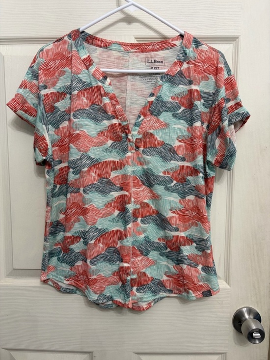 L.L. Bean Tops - L.L. Bean Short Sleeve V-Neck Top in Coral, Teal women’s size medium